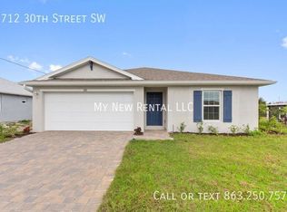 2712 30th St SW, Lehigh Acres, FL 33976