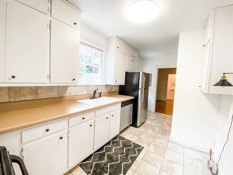 218 Malaga Ave — Photo 8