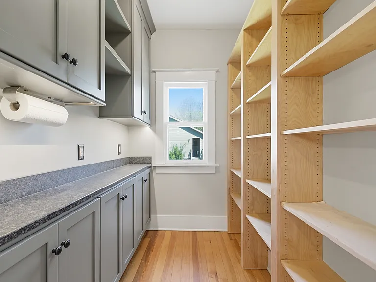 1154 Hotz Ave — Photo 8