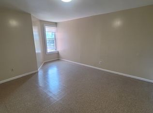 660 S Bridge St #3-R, Holyoke, MA 01040