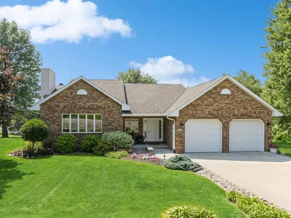 315 N Prairie Ave, Oxford, IA 52322