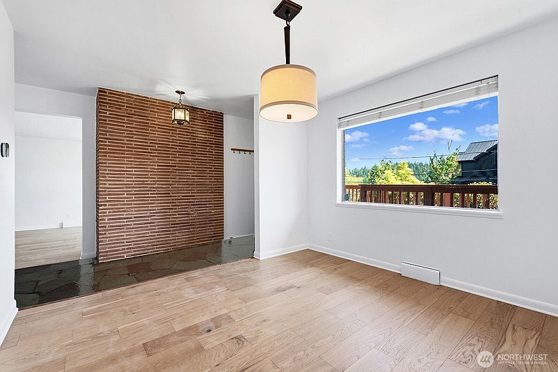 4th image of 5203 56th Avenue S