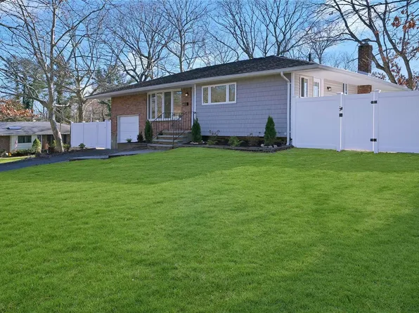 34 Coe Place, South Huntington, NY 11746