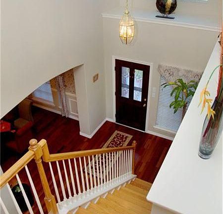 2nd image of 9910 Edgewood Manor Ct