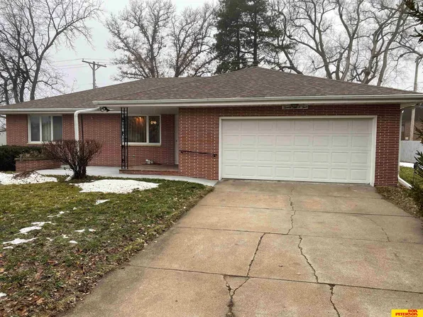 2403 N Fairway Dr, Fremont, NE 68025