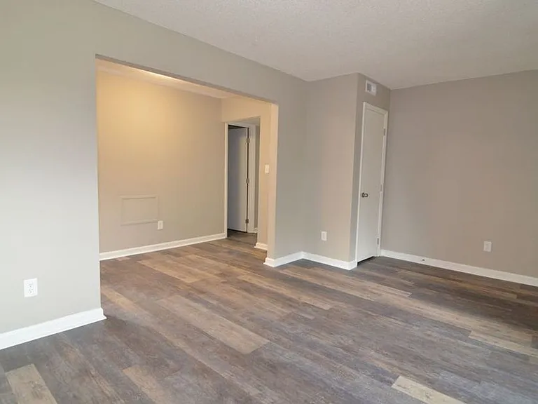 704 McMakin St — Photo 10