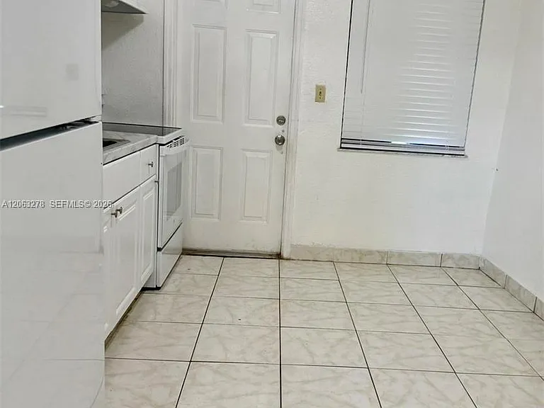 10442 SW 180th St — Photo 10