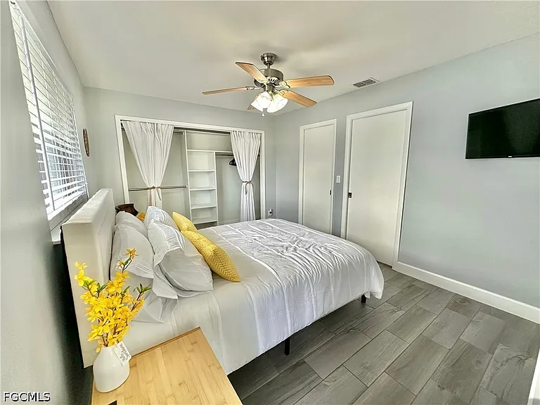4903 Vincennes St #210 — Photo 8
