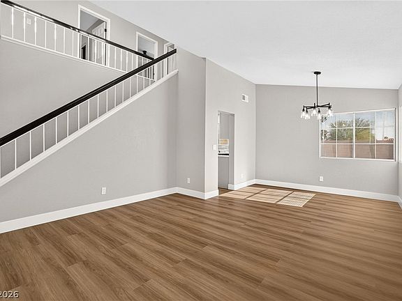 4th image of 2532 Wolverton Ave
