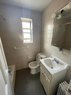 Rented by Voro Purple LLC | media 9