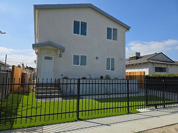 3rd image of 204 W 90th St #90202W