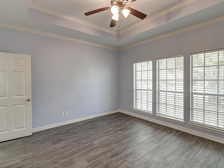 7810 Duchess St — Photo 43