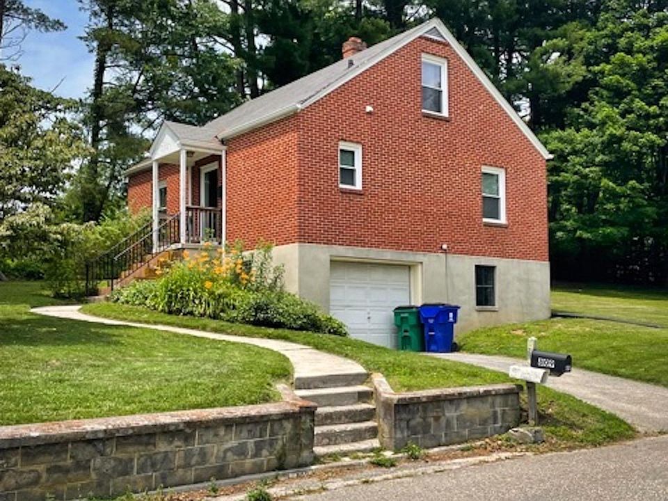 2nd image of 809 Palmer Dr