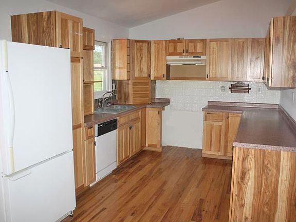 4th image of 601 Colby Dr