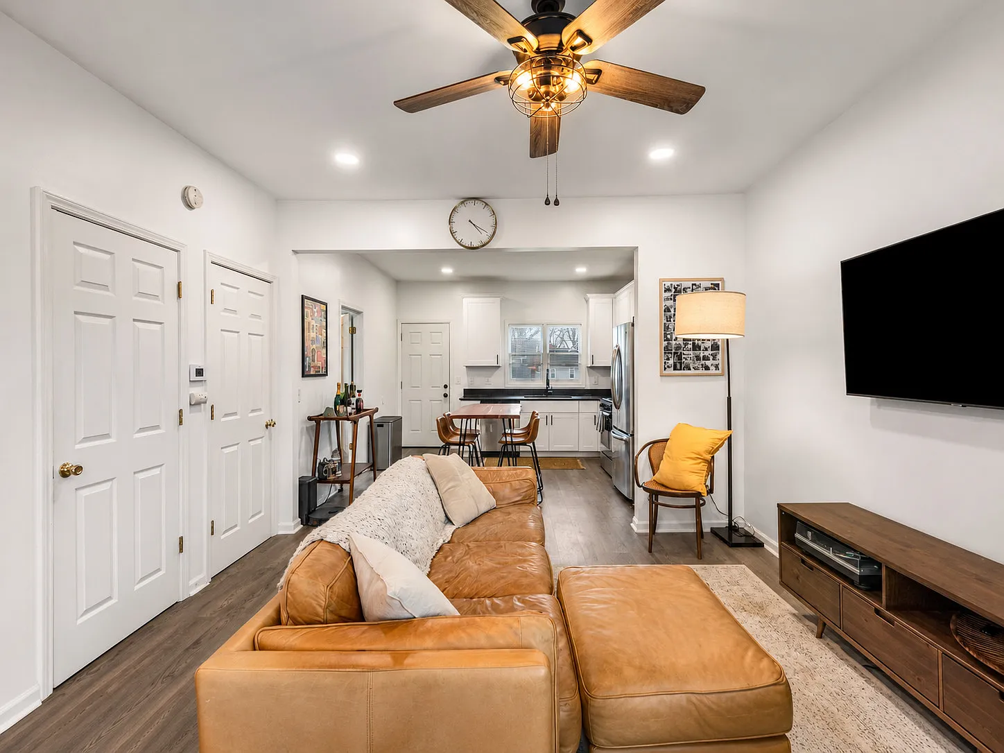 3 bed, 2.5 bath, 1700 sqft, $2,700 — Photo 2