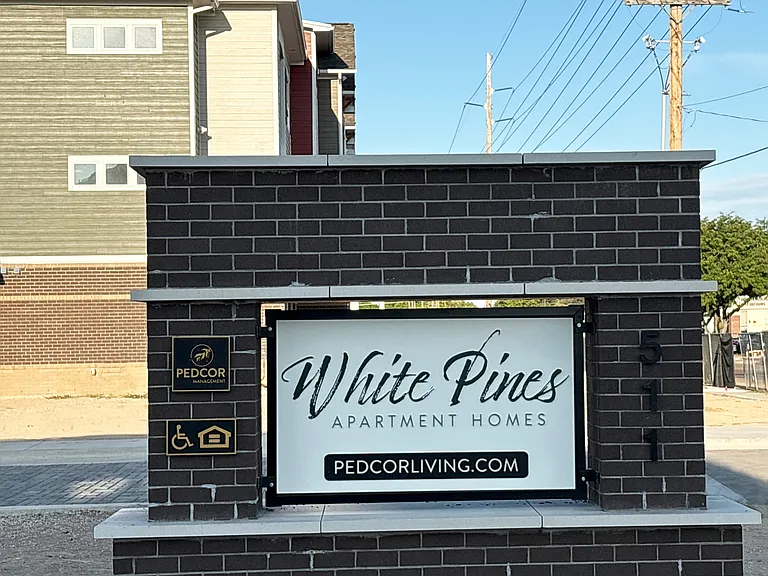 White Pines Apartment Homes — Photo 13