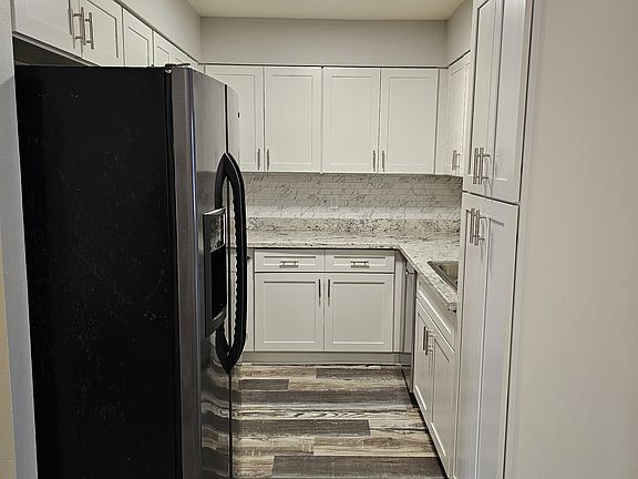 4th image of 59219 N Pearl Dr APT 376