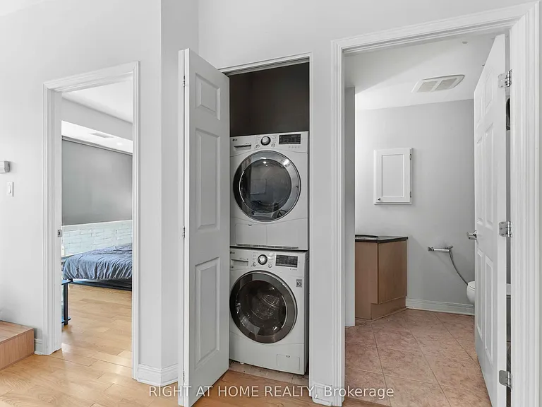 134 York St #1009 — Photo 11