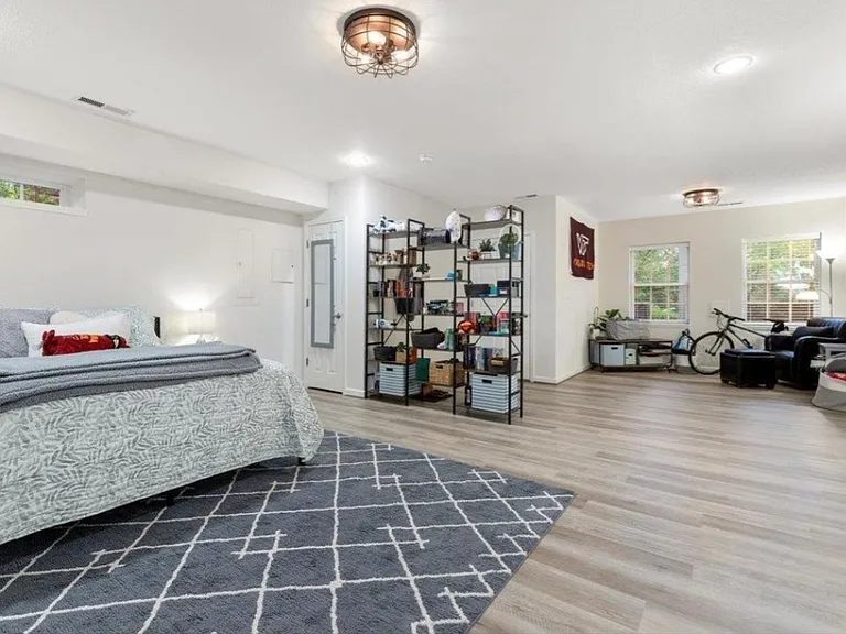 301 Courtney Cir — Photo 1