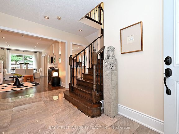 3rd image of 95 Alpine Cres