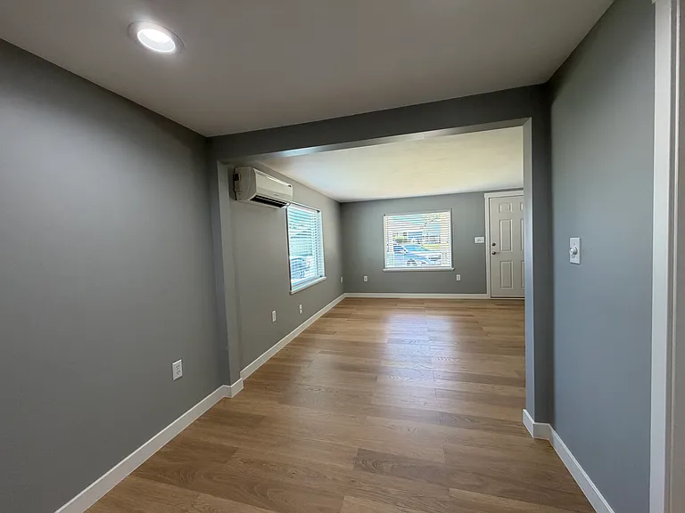 809 Stanton Ave — Photo 12