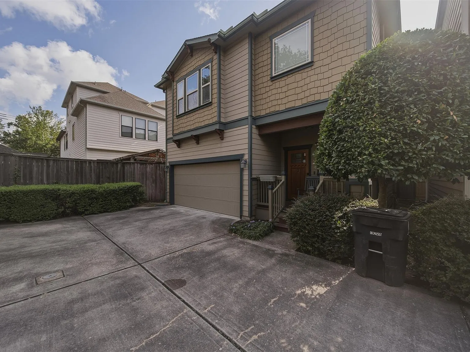 3 bed, 2.5 bath, 1643 sqft, $2,995 — Photo 3