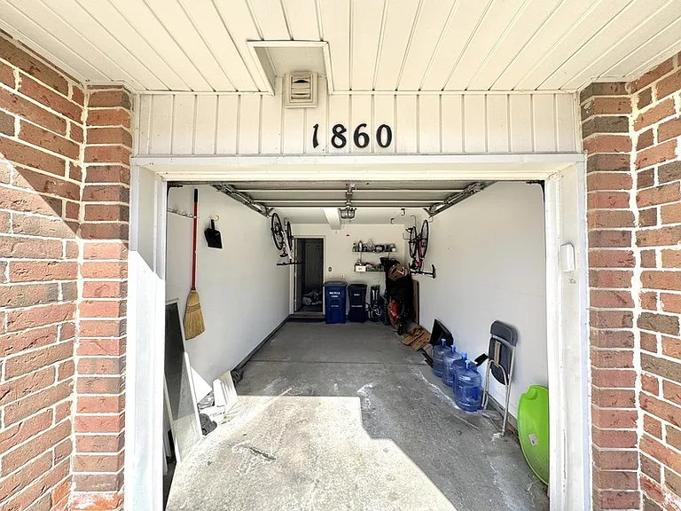 1860 Lindsay Lane Entry #ANN — Photo 24