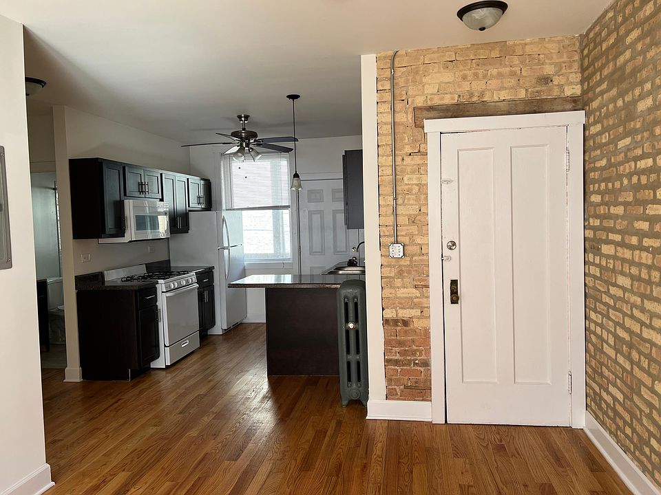 2nd image of 4732 N Whipple St #2B