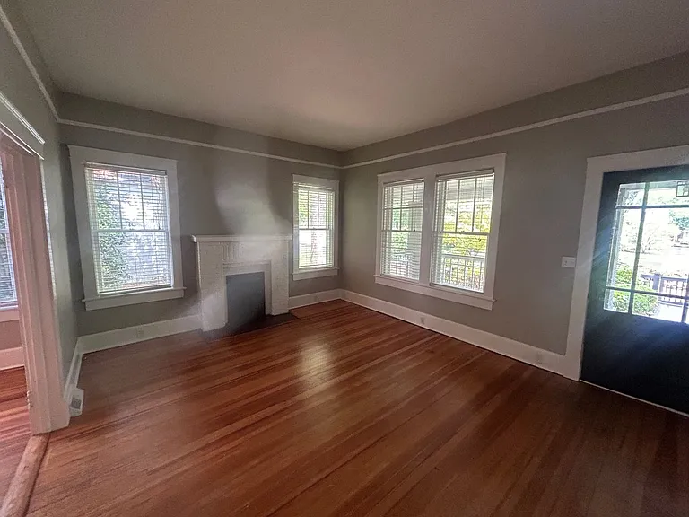 2827 Wilmot Ave — Photo 18