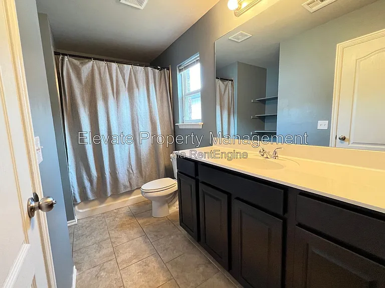 5020 Caleb St — Photo 12