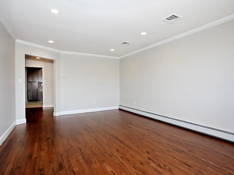 611 Kingsland Ave — Photo 7
