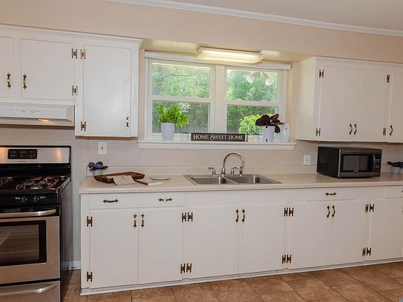 5th image of 6654 Saint Francis Ave
