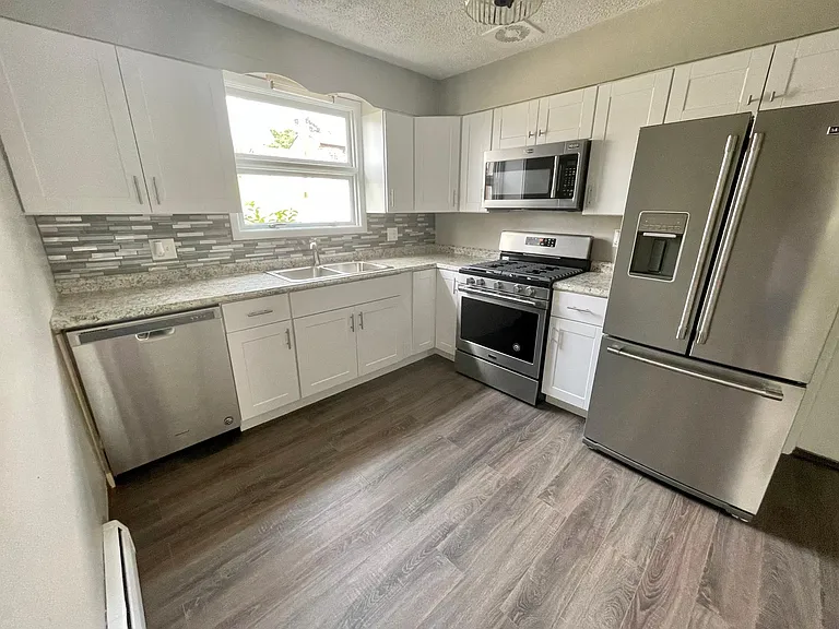 1088 Norwood St #1/2 — Photo 6