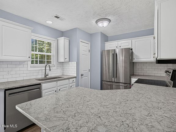 3rd image of 247 Ross Court