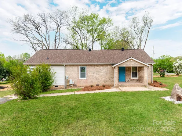 1401 Birch St, Kannapolis, NC 28081