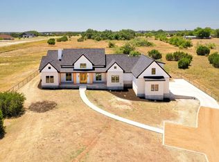 124 S Lantana Bud Trl, Liberty Hill, TX 78642
