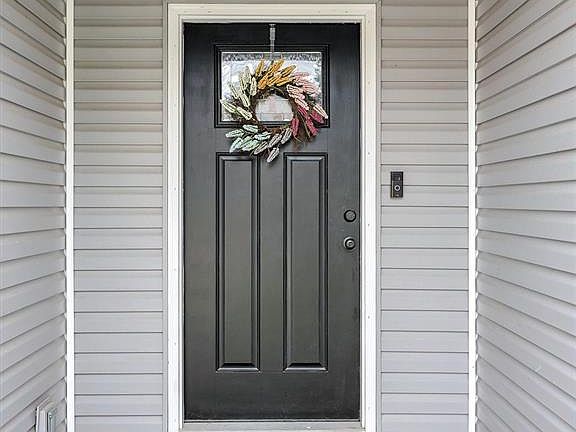 4th image of 224 S Ridge Ct