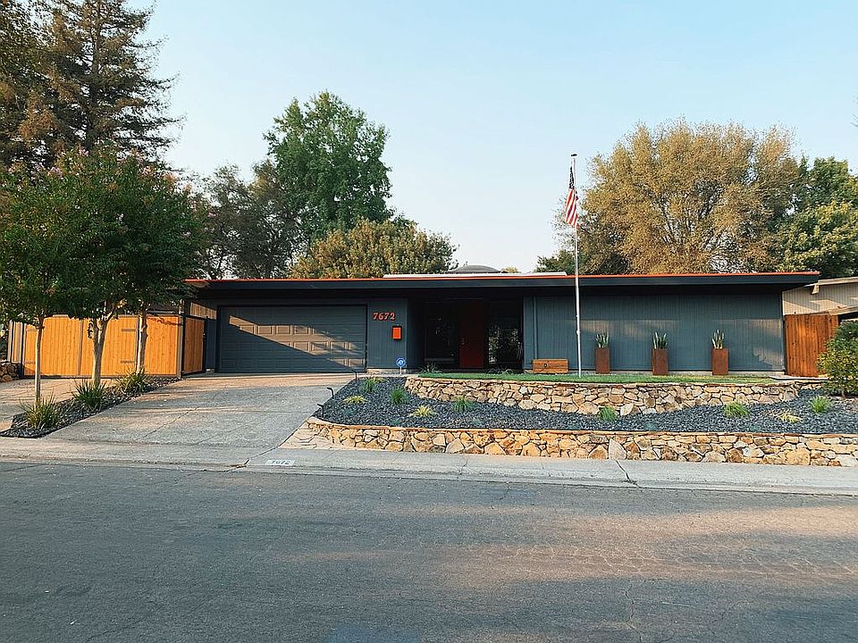 1st image of 7672 Northeast Cir