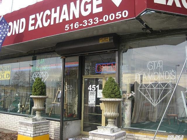 2nd image of 449 Old Country Rd