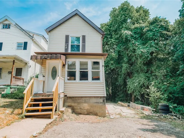 94 Longfellow St, Vandergrift, PA 15690
