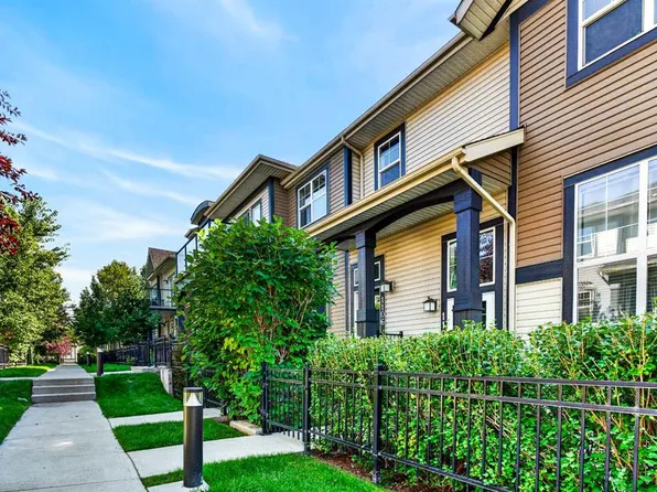 1106 E McKenzie Towne Row SE, Calgary, AB T2Z 1E1