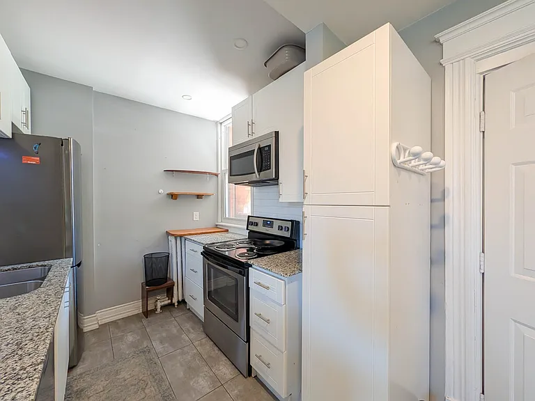 55 Wellington St S #3 — Photo 9