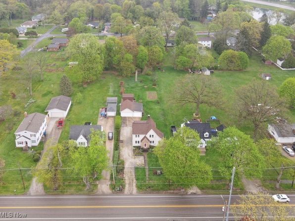 3221 Killian Rd, Uniontown, OH 44685