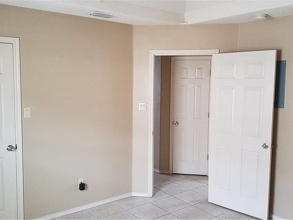 5th image of 1419 Nassau St APT 2