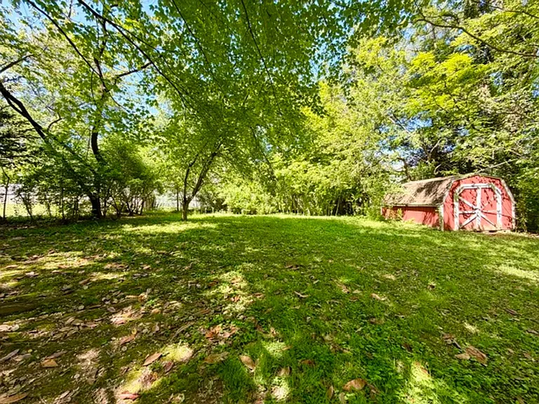 811 Forest Glen Rd — Photo 45