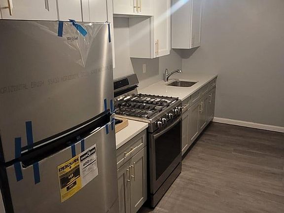 4th image of 300 Liberty St #A