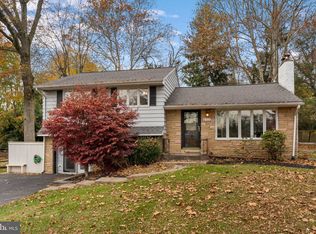 233 Forrest Dr, Chalfont, PA 18914