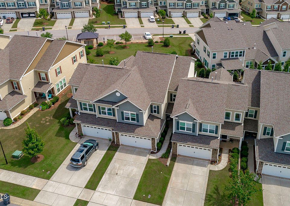 1st image of 210 Mayfield Dr