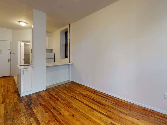4th image of 525 E 83rd St #2R2