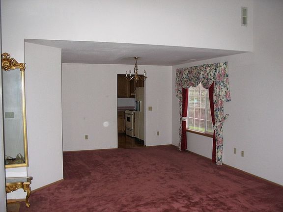 dining room (seen from living room)